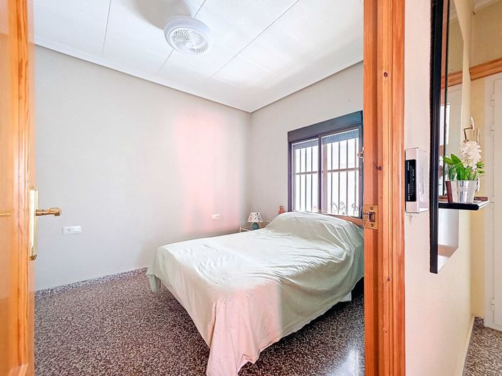 Image No.35-5 Bed Country House for sale