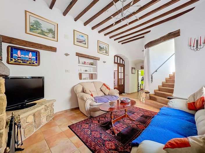 Image No.10-6 Bed Country House for sale