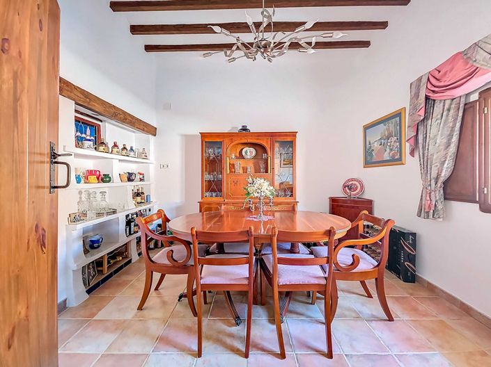 Image No.11-6 Bed Country House for sale