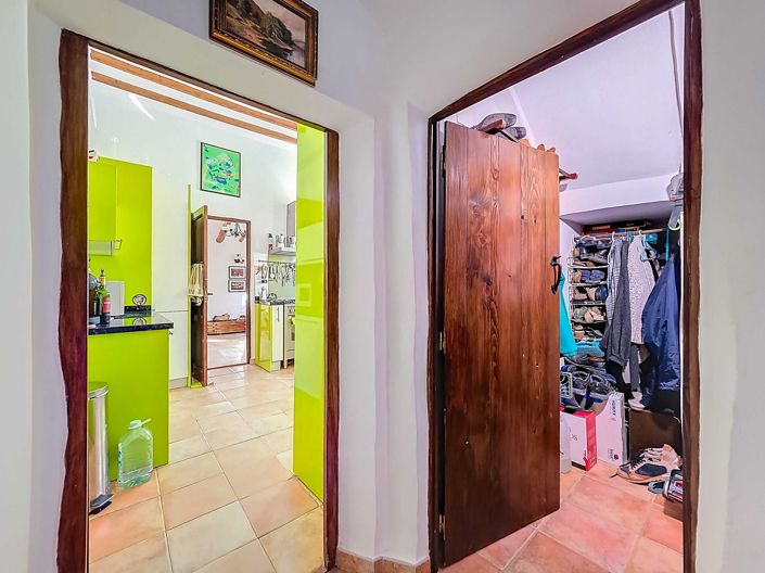 Image No.14-6 Bed Country House for sale