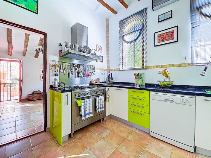 Image No.16-6 Bed Country House for sale