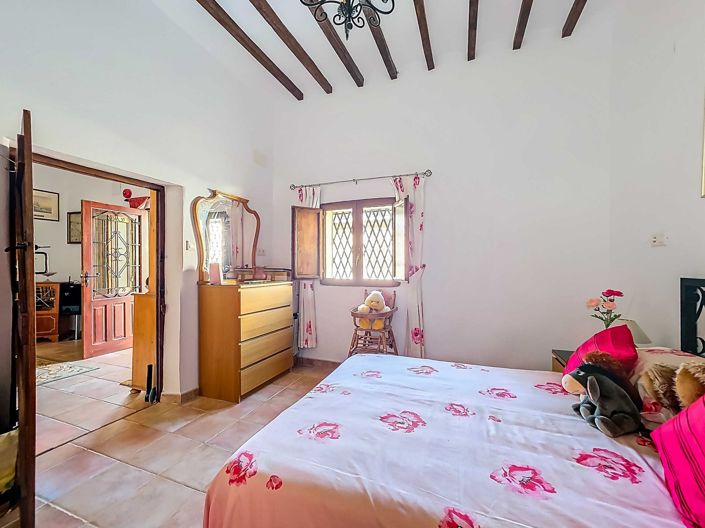 Image No.22-6 Bed Country House for sale