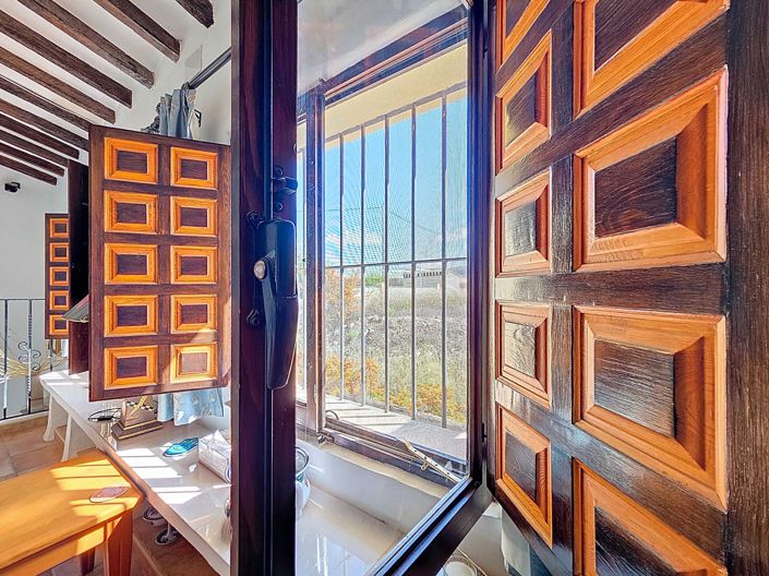 Image No.28-6 Bed Country House for sale