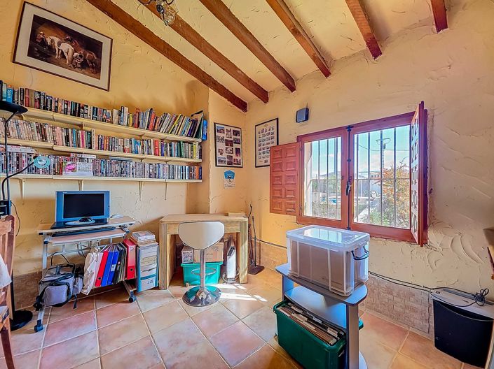 Image No.30-6 Bed Country House for sale