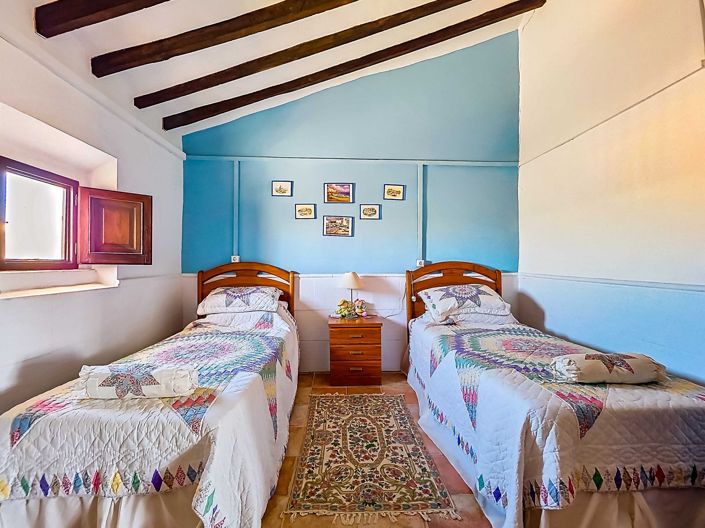 Image No.33-6 Bed Country House for sale