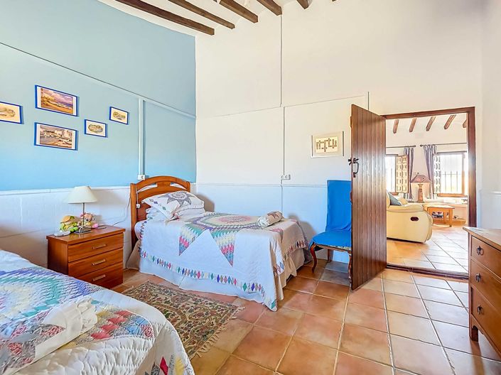 Image No.34-6 Bed Country House for sale