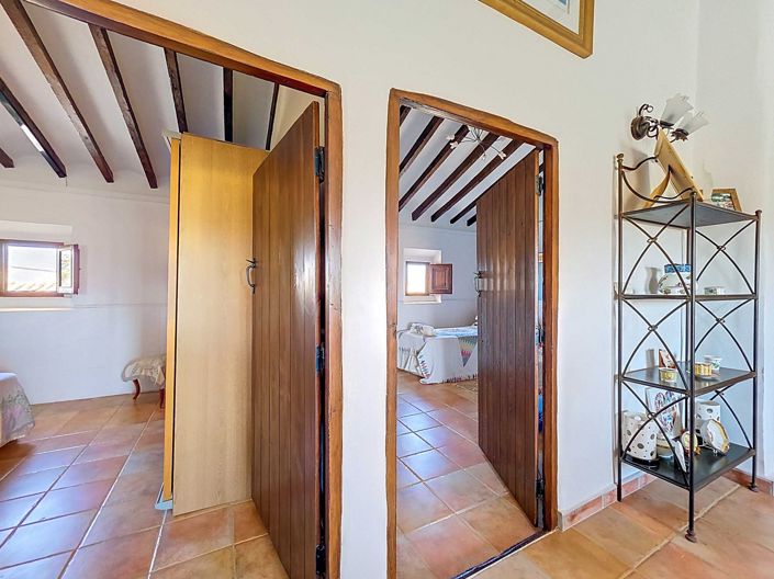 Image No.35-6 Bed Country House for sale