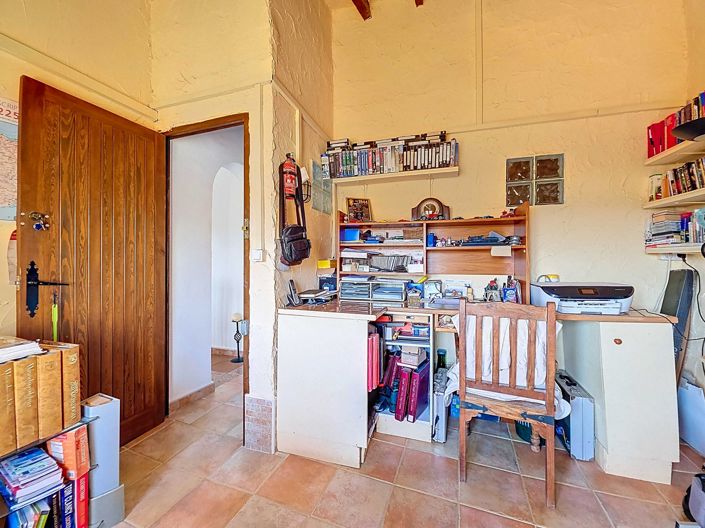 Image No.42-6 Bed Country House for sale