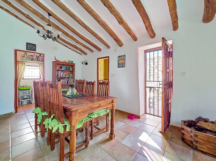 Image No.5-6 Bed Country House for sale