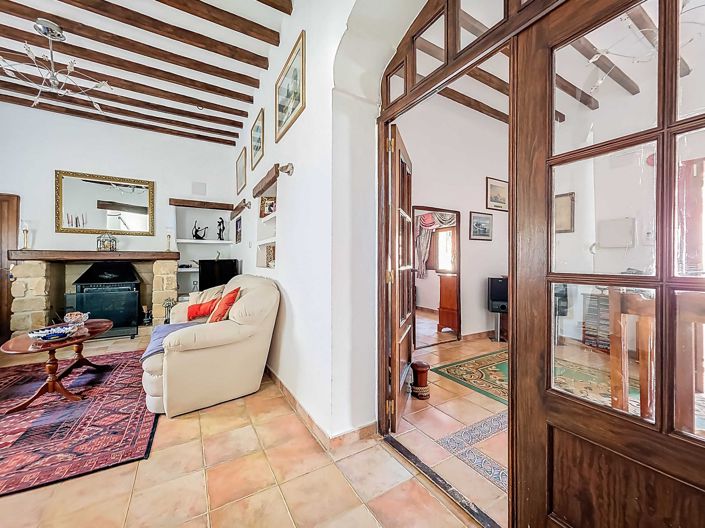 Image No.8-6 Bed Country House for sale