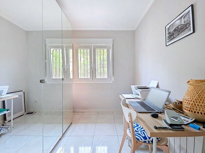 Image No.18-3 Bed Villa for sale