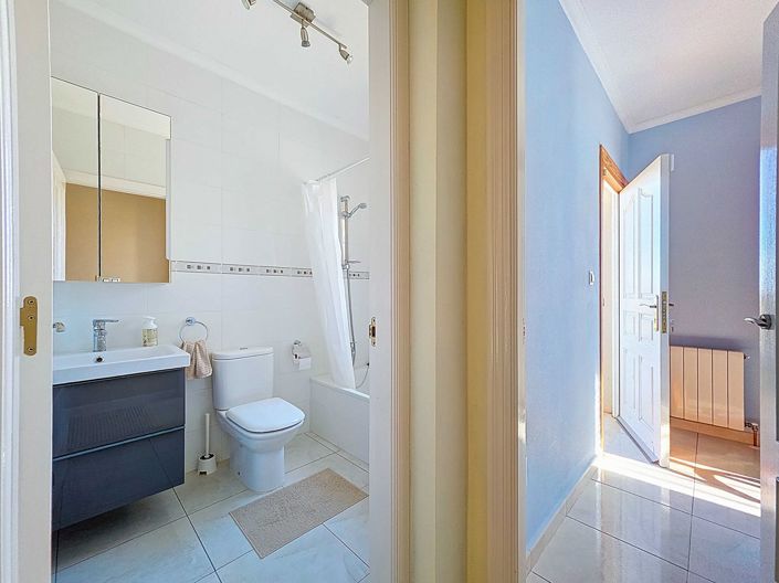 Image No.20-3 Bed Villa for sale