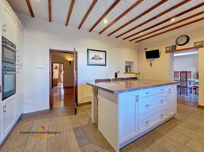 Image No.19-4 Bed Townhouse for sale