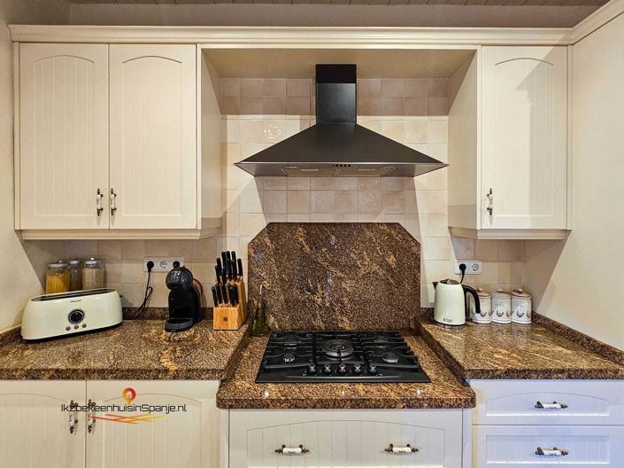 Image No.22-4 Bed Townhouse for sale