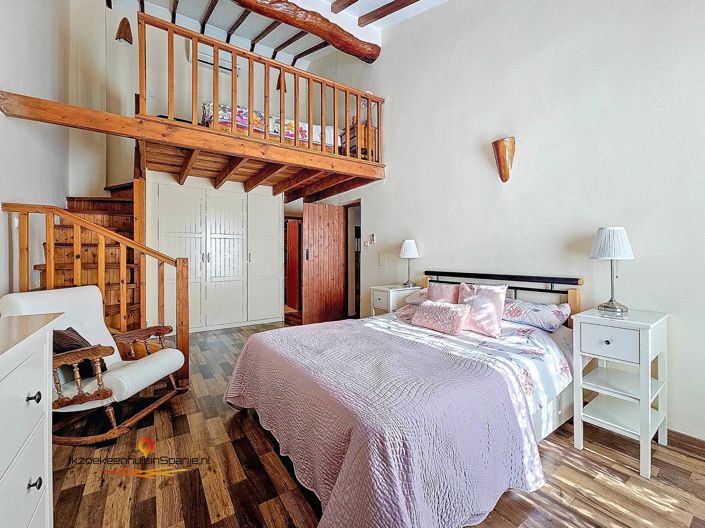 Image No.26-4 Bed Townhouse for sale