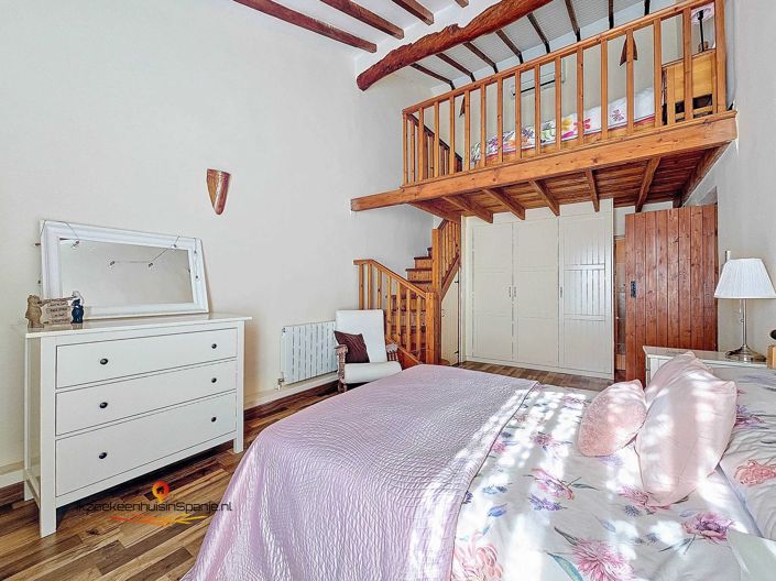 Image No.27-4 Bed Townhouse for sale