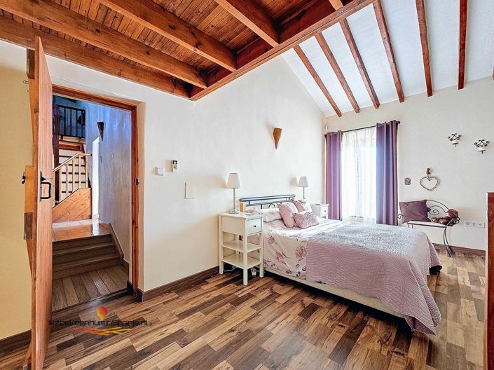 Image No.28-4 Bed Townhouse for sale