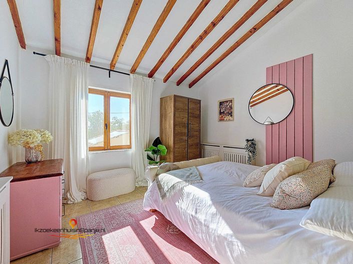 Image No.36-4 Bed Townhouse for sale