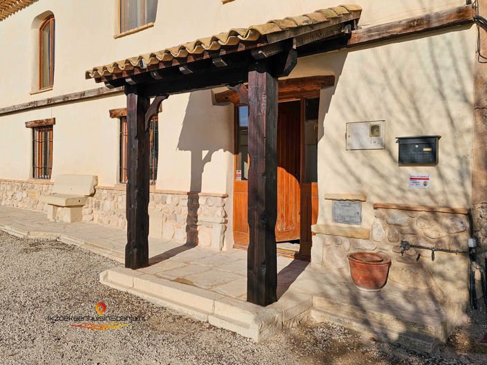 Image No.4-4 Bed Townhouse for sale