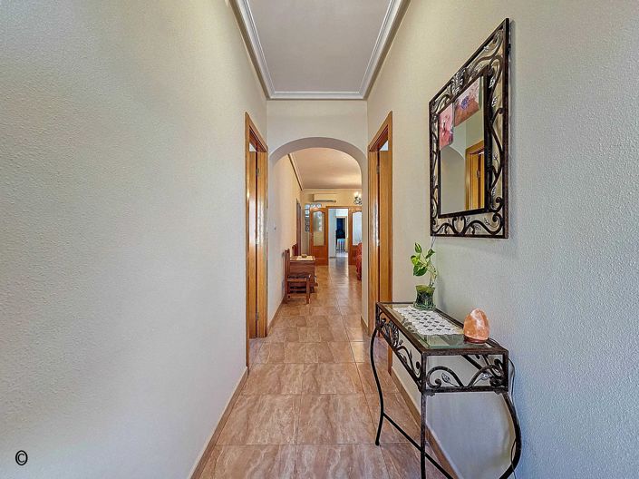 Image No.19-3 Bed Townhouse for sale