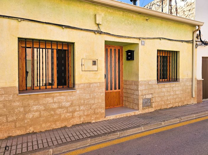 Image No.2-3 Bed Townhouse for sale