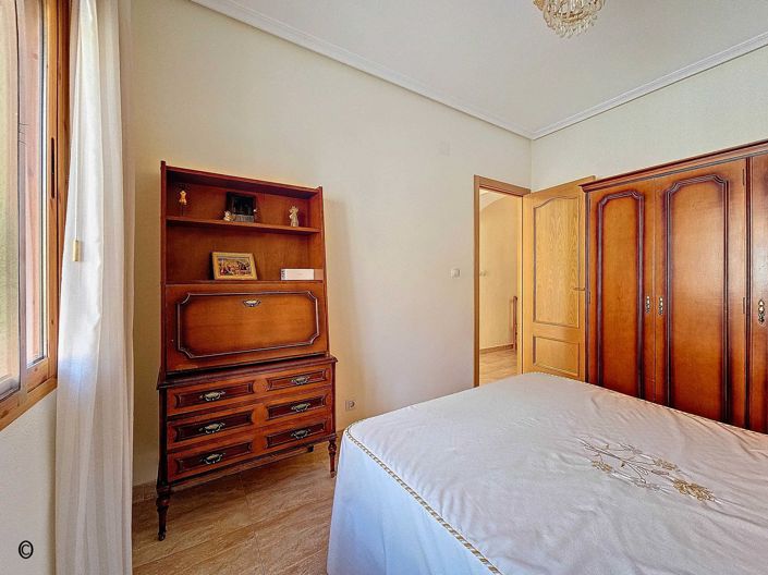 Image No.22-3 Bed Townhouse for sale