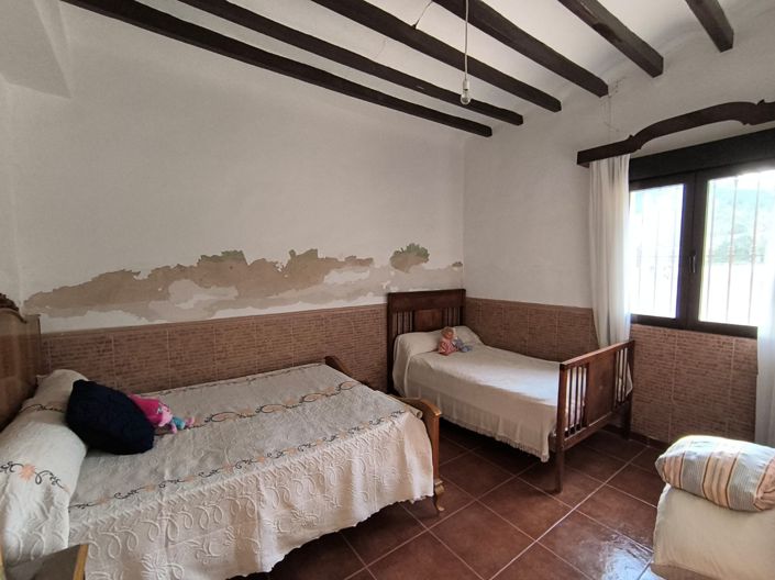 Image No.16-5 Bed Country House for sale