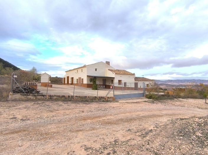 Image No.2-5 Bed Country House for sale