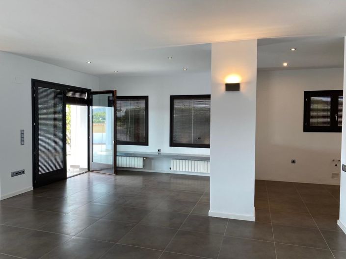 Image No.10-4 Bed Villa for sale