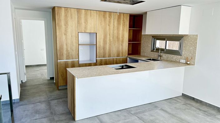 Image No.9-4 Bed Villa for sale