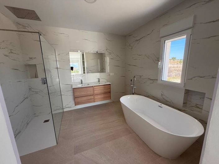 Image No.6-3 Bed Villa for sale