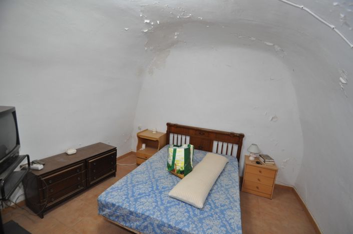 Image No.17-4 Bed Country House for sale