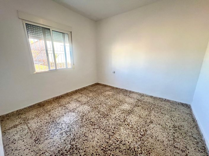 Image No.11-3 Bed Country House for sale