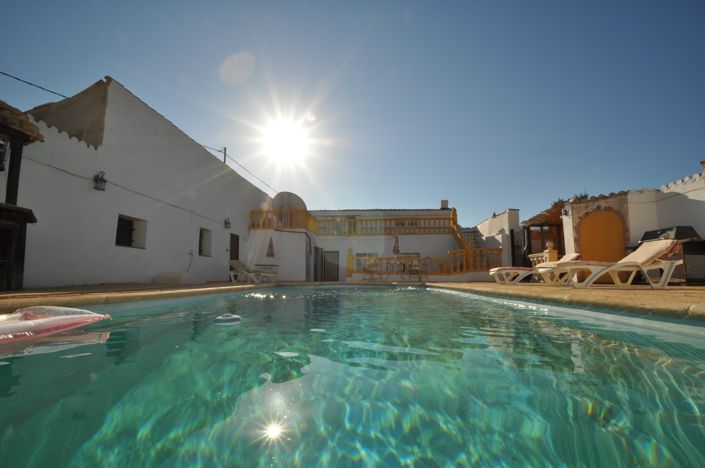 Image No.2-Maison de campagne de 8 chambres à vendre à Pinoso