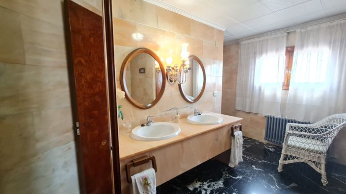 Image No.29-Maison de ville de 4 chambres à vendre à Elda