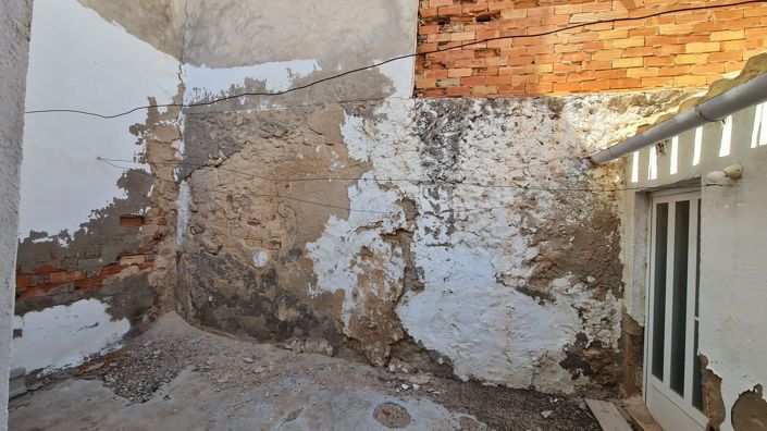 Image No.18-4 Bed Townhouse for sale