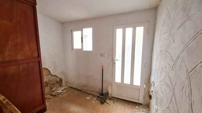 Image No.22-4 Bed Townhouse for sale