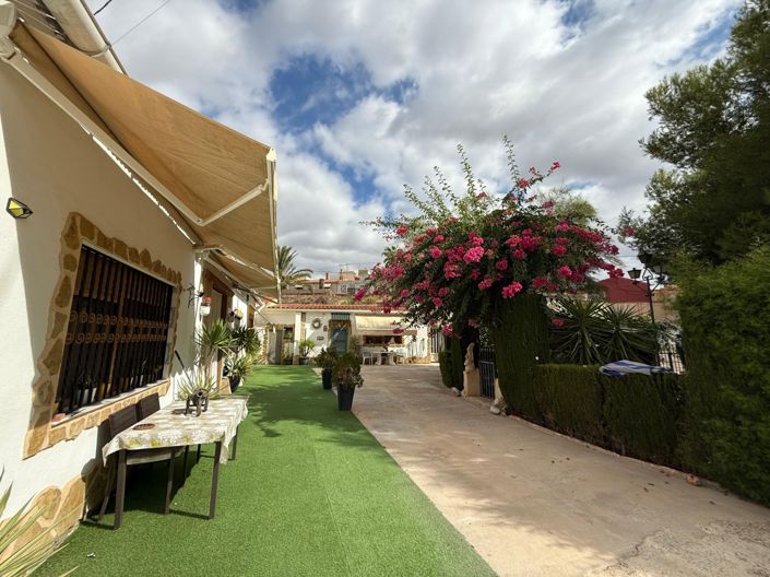 Image No.2-Maison de campagne de 5 chambres à vendre à Elda