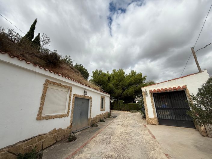 Image No.21-5 Bed Country House for sale