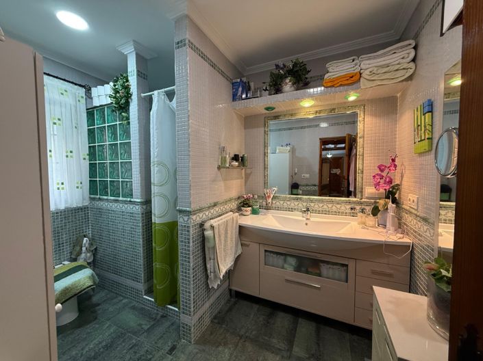 Image No.8-Maison de campagne de 5 chambres à vendre à Elda