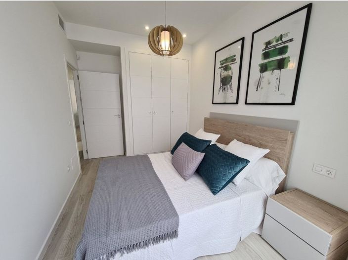 Image No.6-3 Bed Townhouse for sale