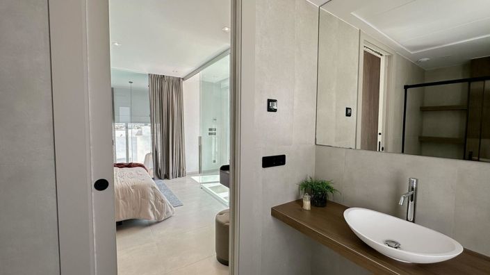 Image No.27-3 Bed Villa for sale