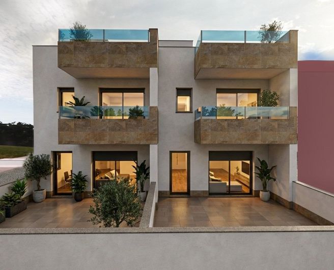 Image No.3-3 Bed Townhouse for sale