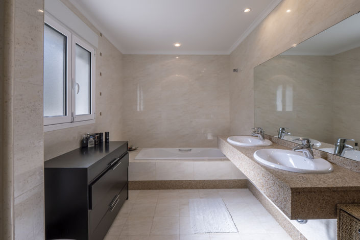 Image No.47-4 Bed Villa for sale