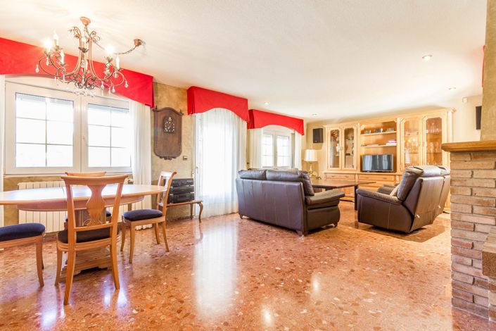 Image No.8-Villa de 7 chambres à vendre à Yecla