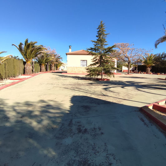 Image No.37-Villa for sale