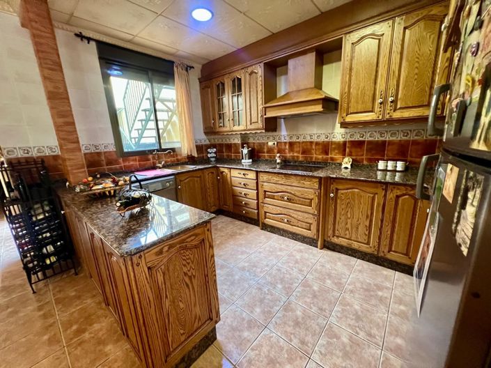 Image No.3-3 Bed Townhouse for sale