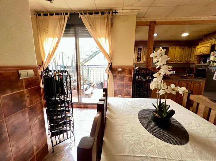 Image No.5-3 Bed Townhouse for sale