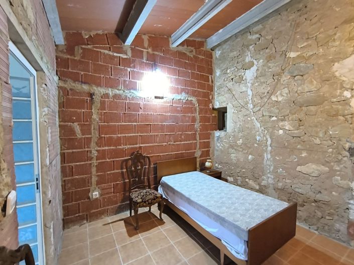 Image No.10-6 Bed Country House for sale