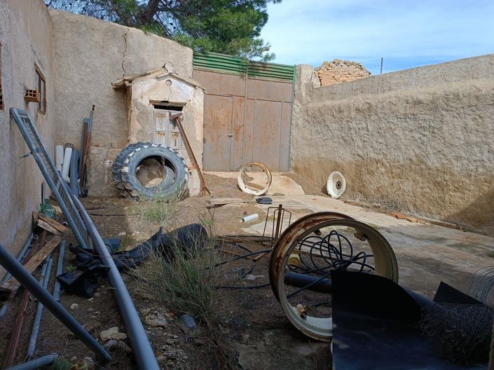 Image No.16-4 Bed Country House for sale